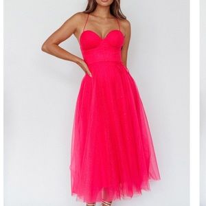 SMITTEN SWEETHEART NECKLINE CHIFFON MIDI DRESS FUCHSIA